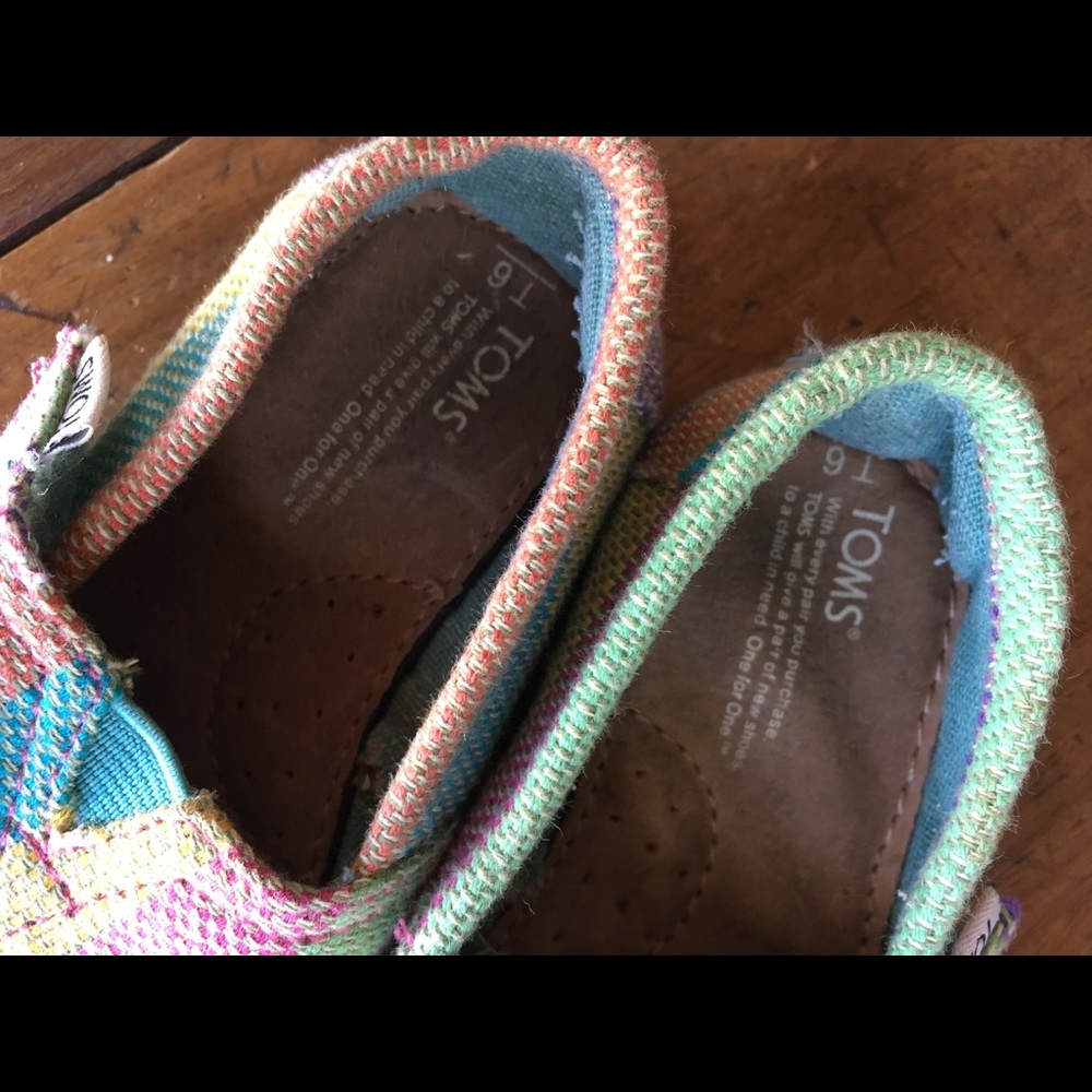 Toddler TOMS - Picture 3 of 4